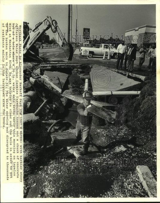 1987 Press Photo Jefferson Water Department worker Carmine Carmouche- Historic Images