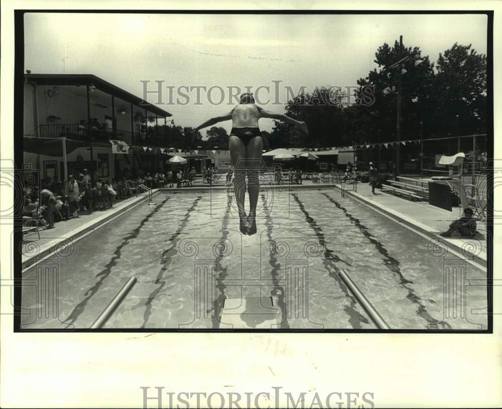 1984 Press Photo Diving - Eddie Hugger at the JCCA Diving Meet of Champions- Historic Images