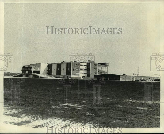 1971 Press Photo New Jefferson Downs awaits permission to open. - nob44329