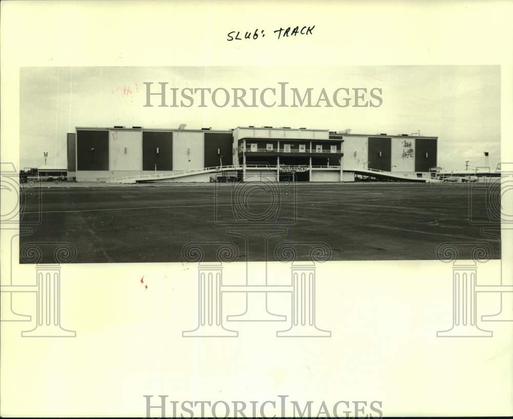 1985 Press Photo View of Jefferson Downs Race Track from across parking lot.- Historic Images