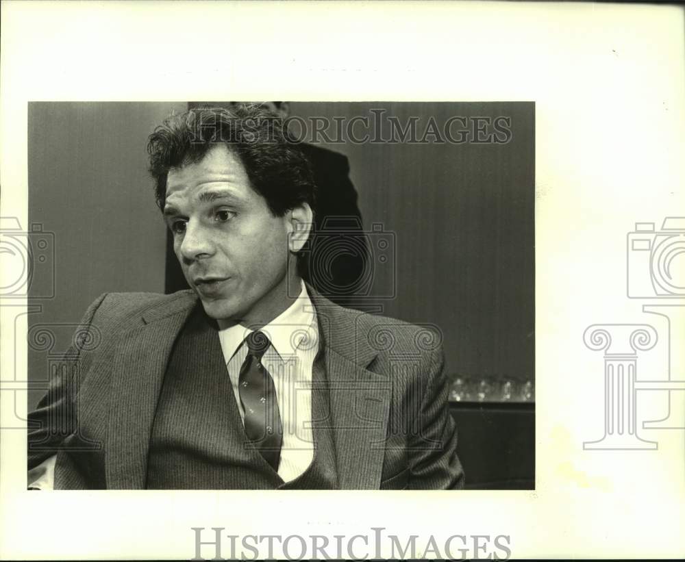 1985 Press Photo The Reverend James Hoffman, Jr. at press conference, Hyatt- Historic Images