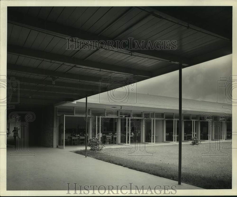 Load image into Gallery viewer, 1956 Press Photo New Hoffman School - nob44406
