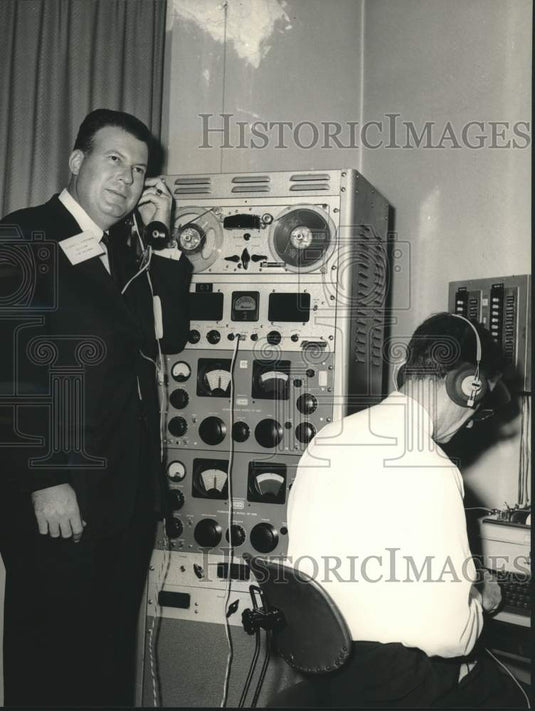 1963 Press Photo Richard L. Hinderman monitors a Communist broadcast on radio