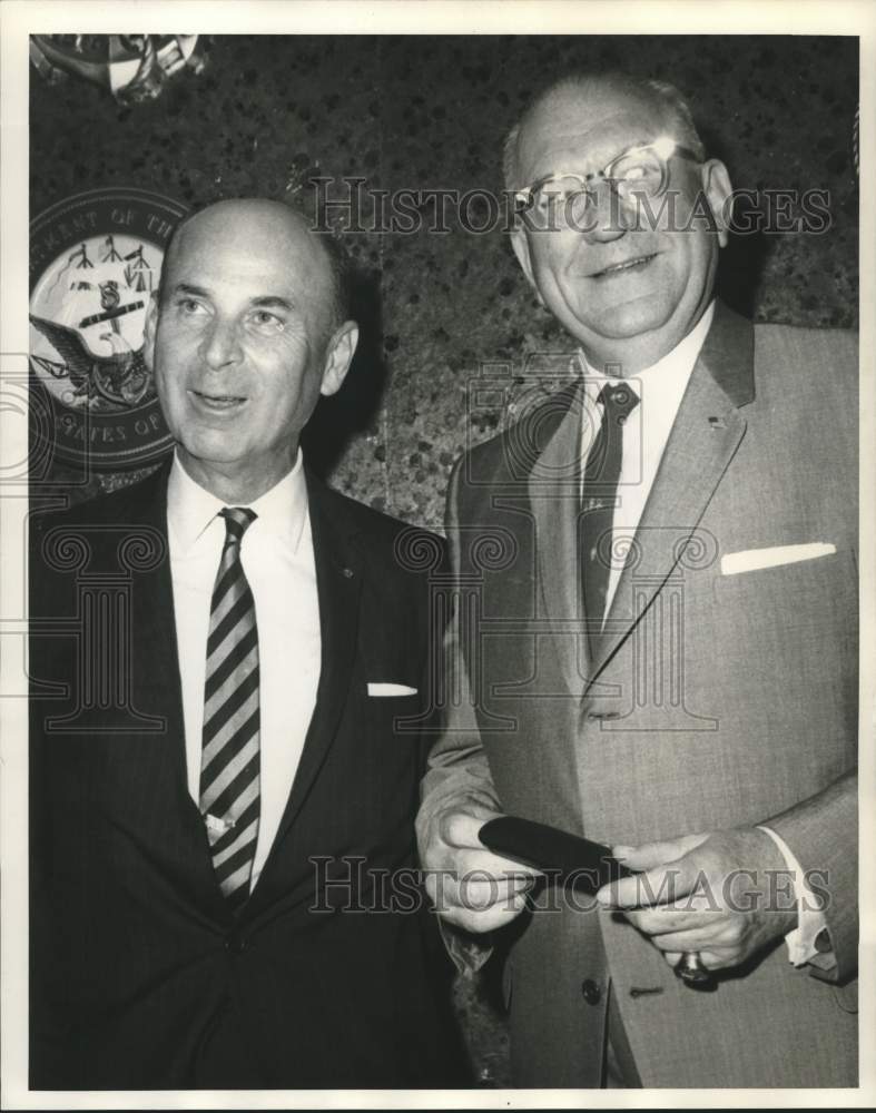 Load image into Gallery viewer, 1970 Press Photo James Hettle shown with F. Edward Hebert - nob45091
