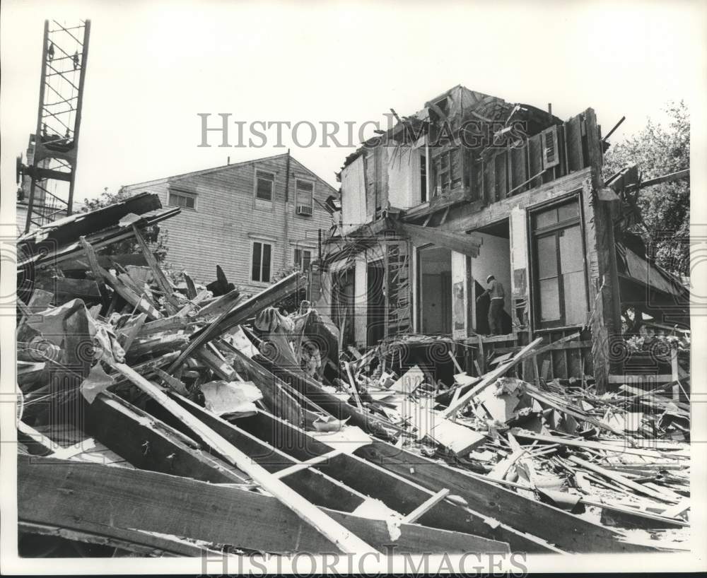 1974 Press Photo Property at 3200 St. Charles and Harmony demolished - nob45368