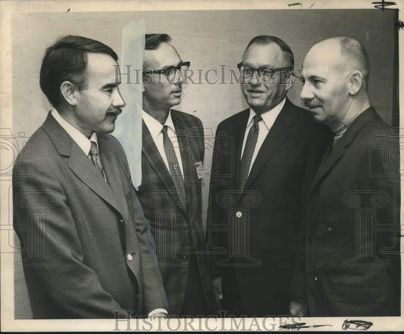 Load image into Gallery viewer, 1968 Press Photo American Association for Conservation Information, new officers
