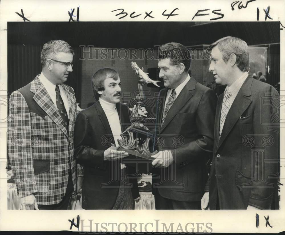 1975 Press Photo Bobby St. Germain receives award from New Orleans Tarpon Club