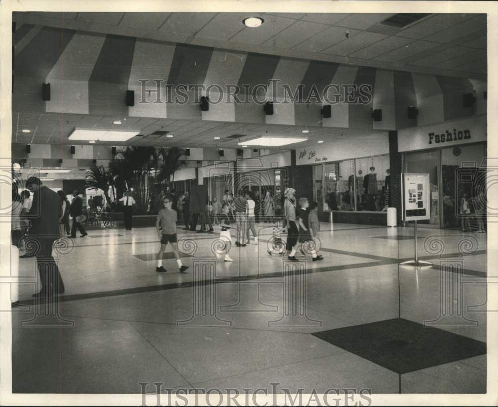 1970 Press Photo New Kenilworth Mall on Morrisson Road - nob47433- Historic Images