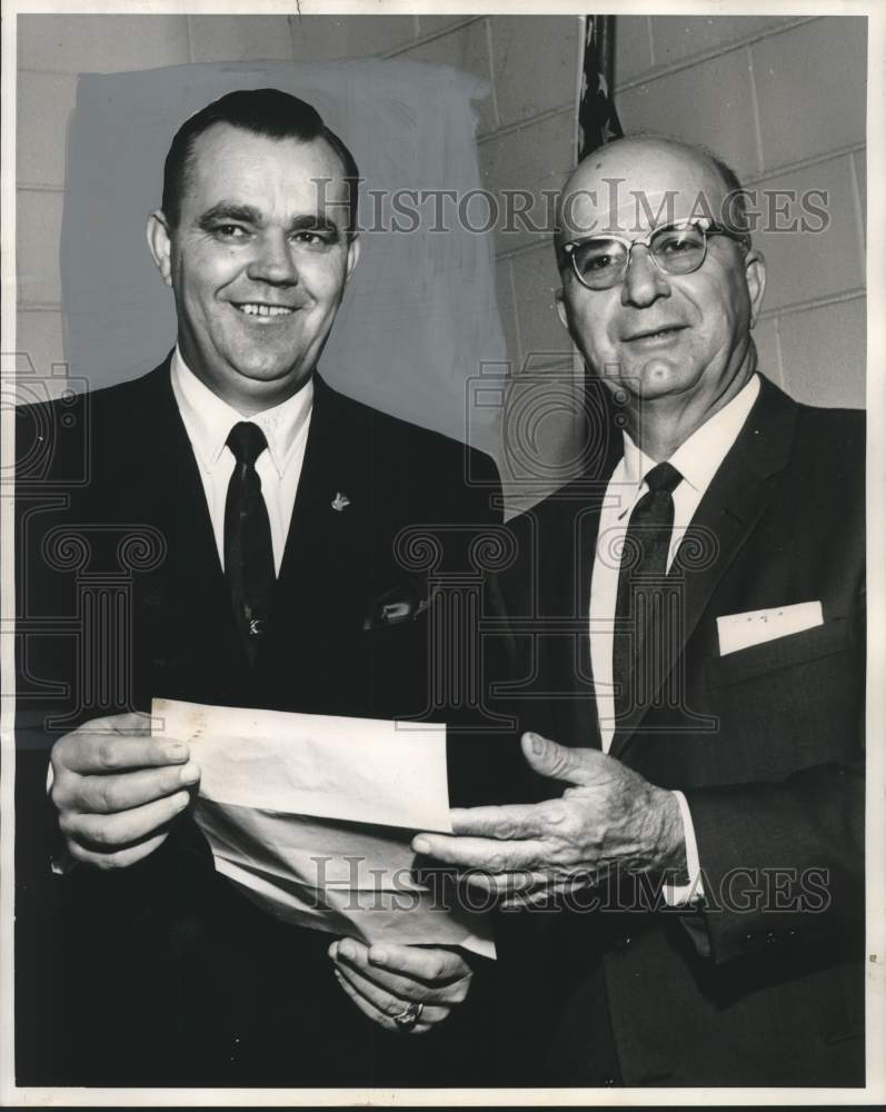 1964 Press Photo Frank Kopanica of the United Slavonian Benevolent Association- Historic Images