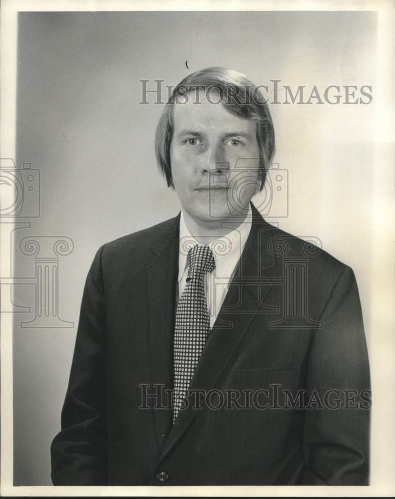 1974 Press Photo Harwood Koppel on restoring confidence in public schools - Historic Images