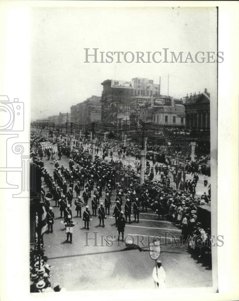 1922 Press Photo The Grand Encampment of Templars stage parade on Canal Street.