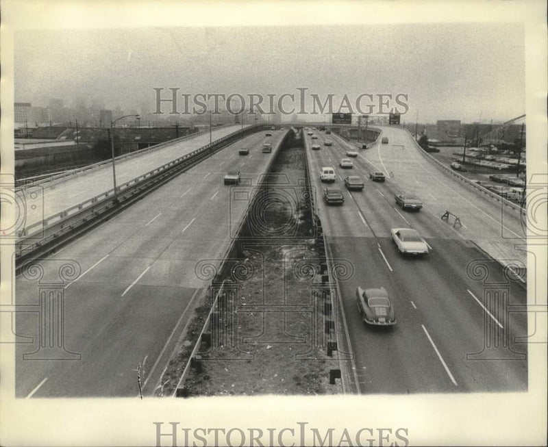 Load image into Gallery viewer, 1972 Press Photo Intertstate-10 &amp; Pontchartrain Expressway - nob49482
