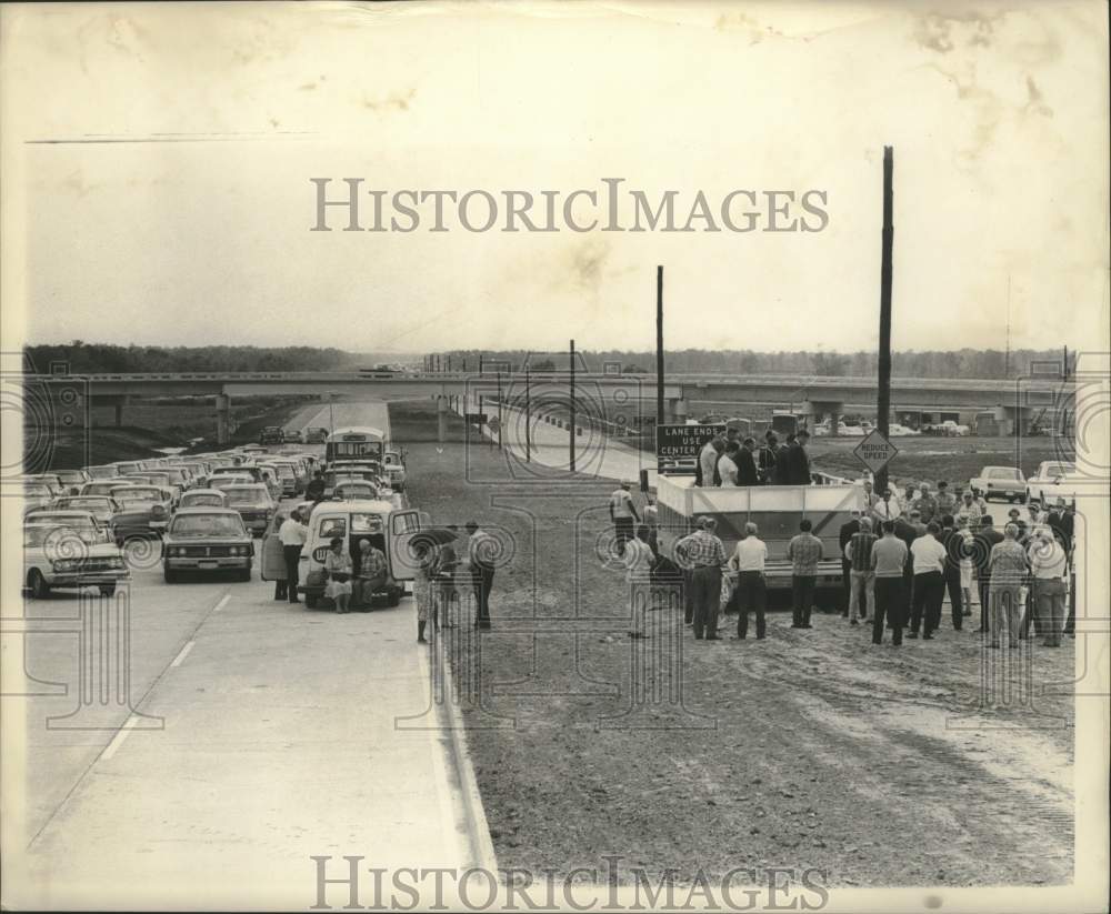 1967 Press Photo Delegates during opening of Interstate 10 - nob49676