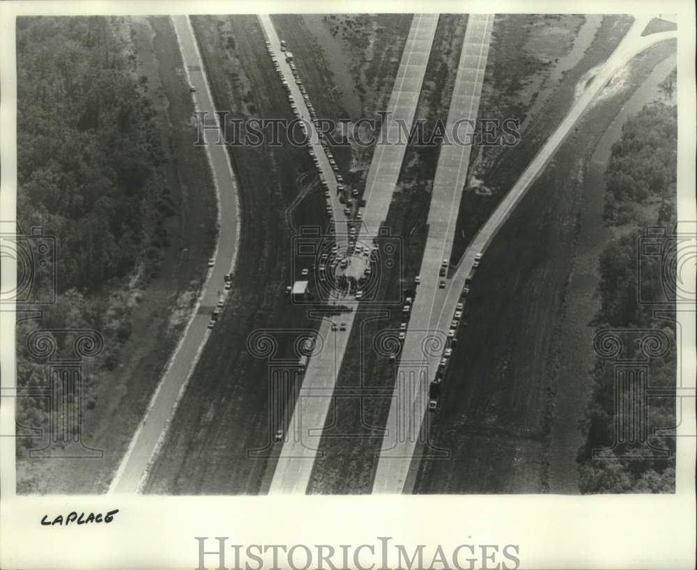 1975 Press Photo Aerial view of Interstate 10 in LaPlace - nob49704