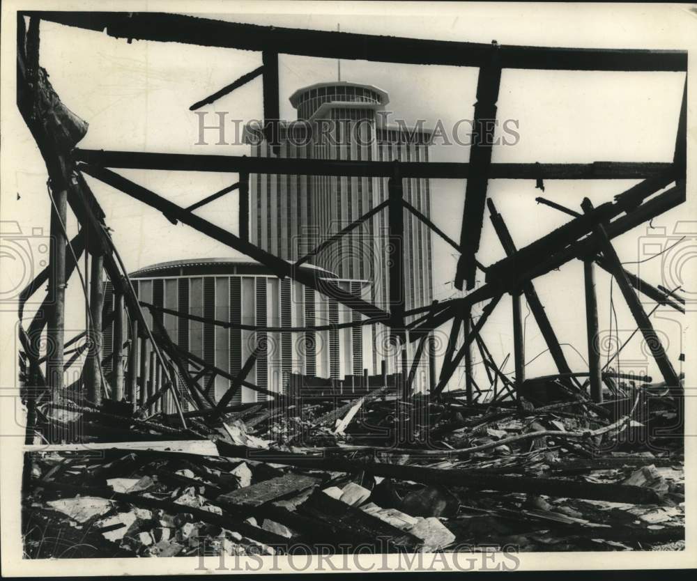 1966 Press Photo Ruins of warehouse, gutted by fire, frame Trade Mart Complex
