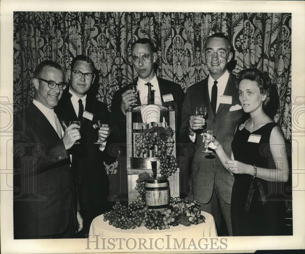 1960 Press Photo Wine tasting, National Association Attorneys General Conference- Historic Images