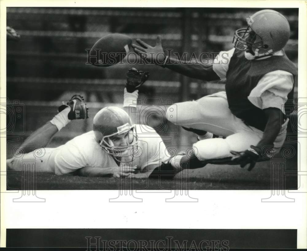 1990 Press Photo Football - Chad Larose during the game - nob51719- Historic Images