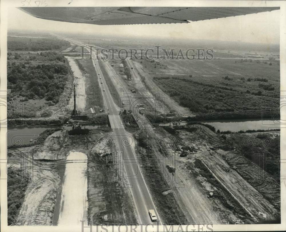 1970 Press Photo Work at canal crossing, section of Interstate 10 - nob51803- Historic Images