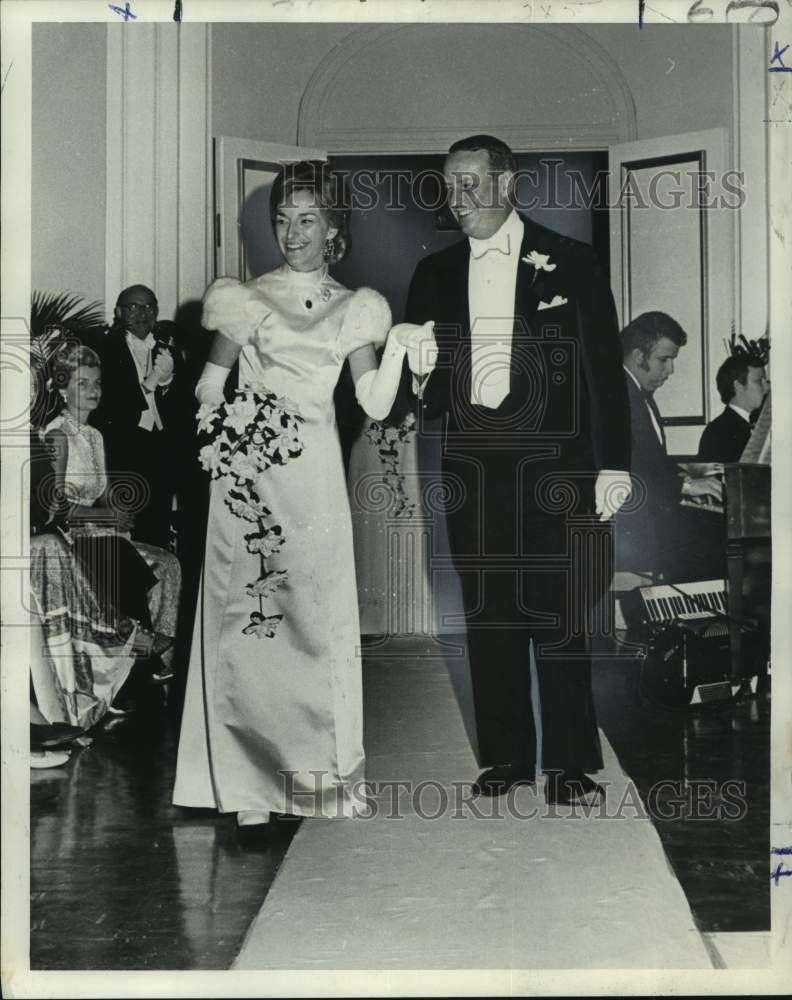 1971 Press Photo Mary Rushton Kock and Edouard James Kock Jr. at Pickwick Gala- Historic Images