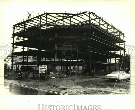 1987 Press Photo Construction work at Lakeside Hospital Interstate-10- Historic Images