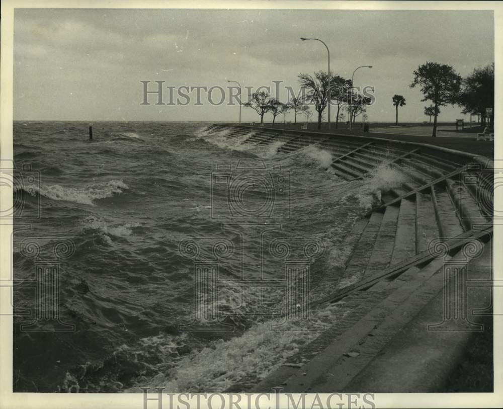 1972 Press Photo Choppy water on Lake Pontchartrain- Historic Images