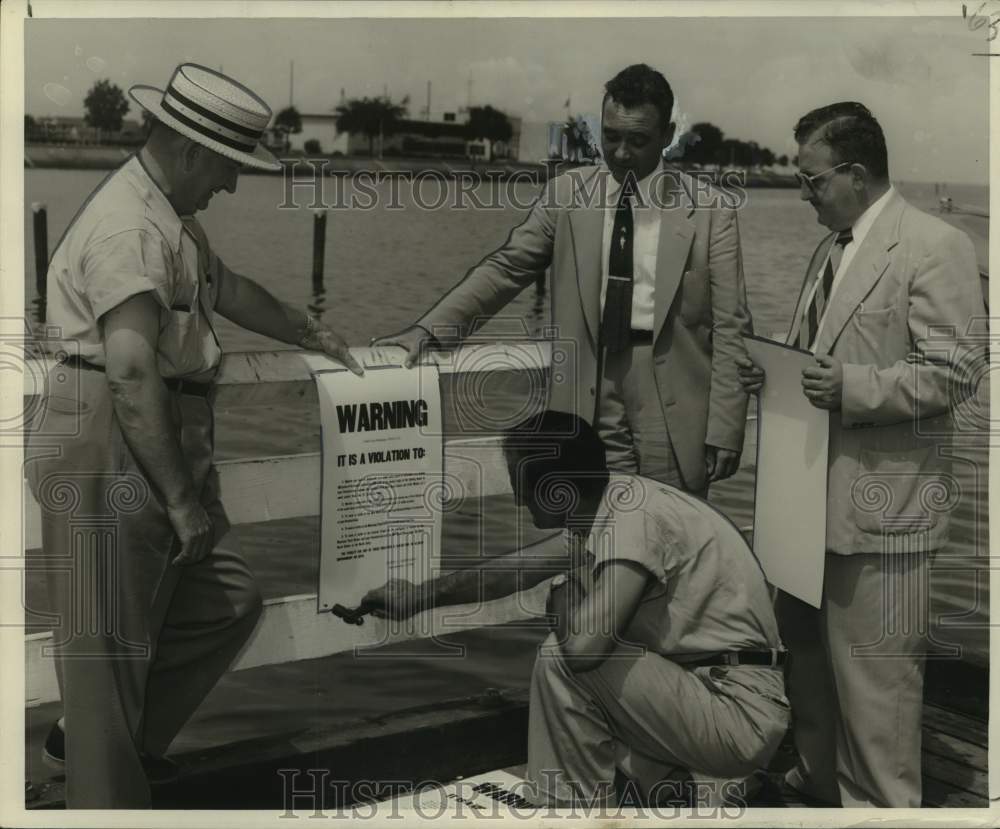 1953 Press Photo Signs placed along lakefront of Lake Pontchartrain - Historic Images