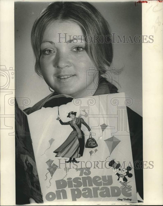 1973 Press Photo Patti Johnson holding a book on '73 Disney On Parade - Historic Images