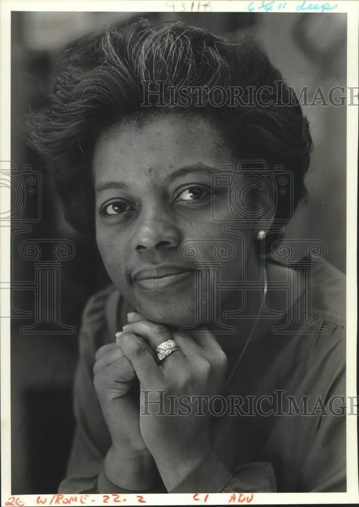 Load image into Gallery viewer, 1987 Press Photo Jane Henderson - nob53733
