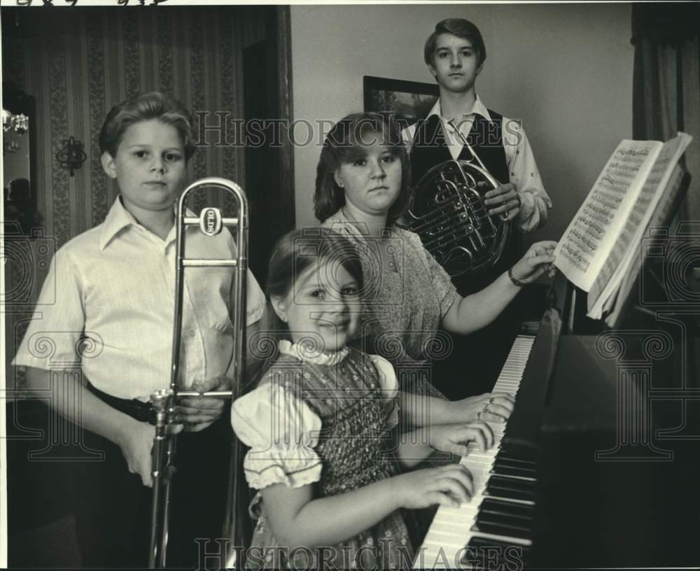 1981 Press Photo Music lovers: The Kinchen children of Luling, Louisiana- Historic Images