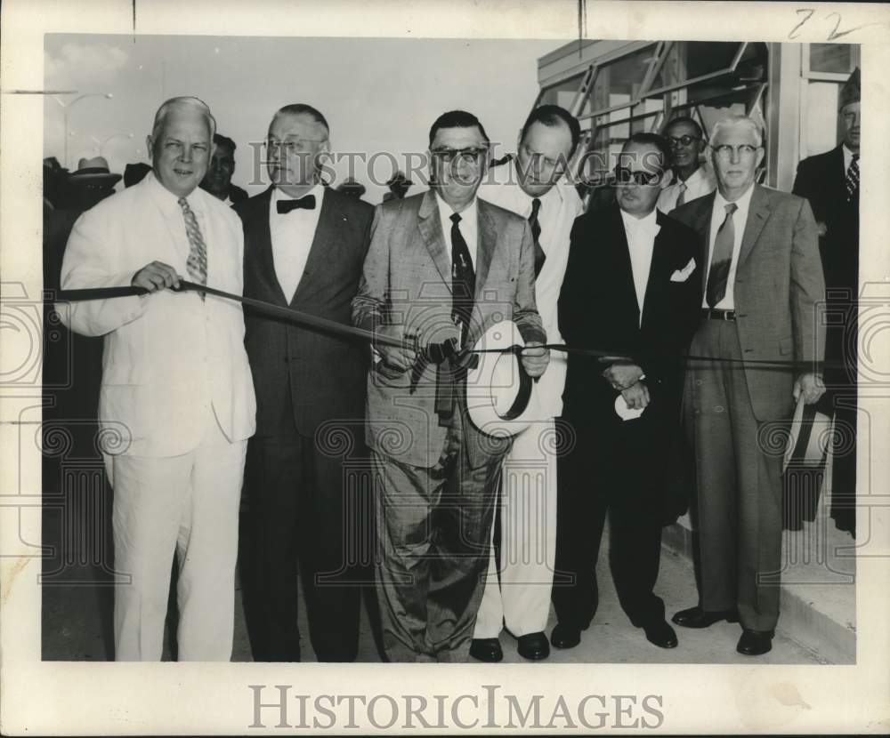 1956 Press Photo Ribbon-cutters at the opening of Lake Pontchartrain Causeway.- Historic Images