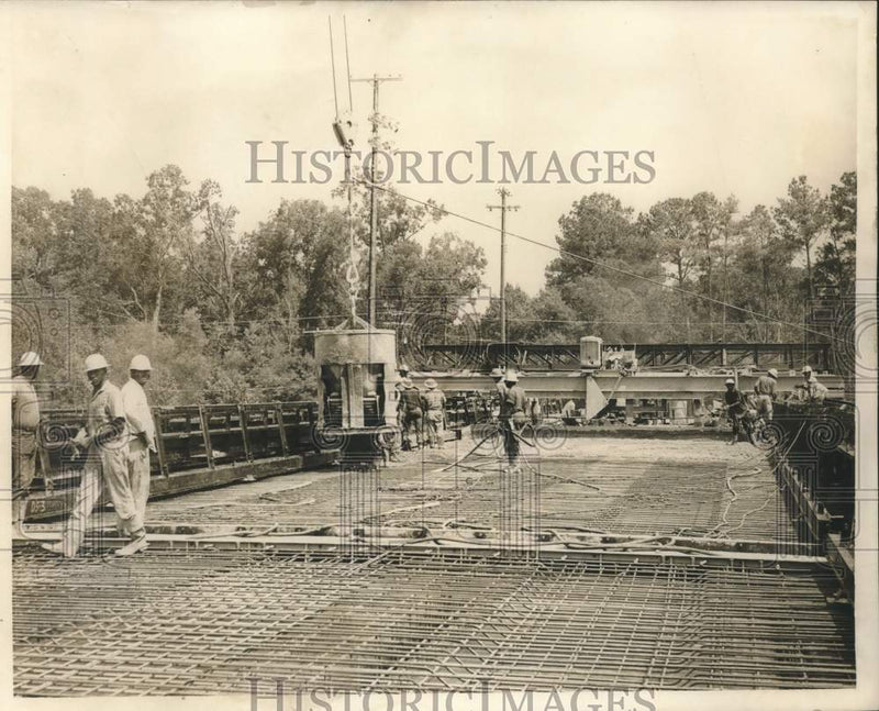 Load image into Gallery viewer, 1967 Press Photo General view of the construction of Lake Pontchartrain Causeway
