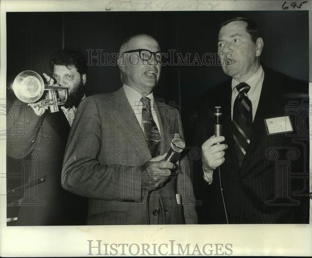 1977 Press Photo Trumpeter Frank Trapani leads John Leard and Keith Fuller- Historic Images