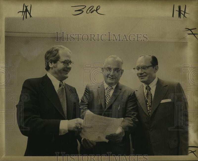 Load image into Gallery viewer, 1974 Press Photo Officers of the new Louisiana Expo District Export Council
