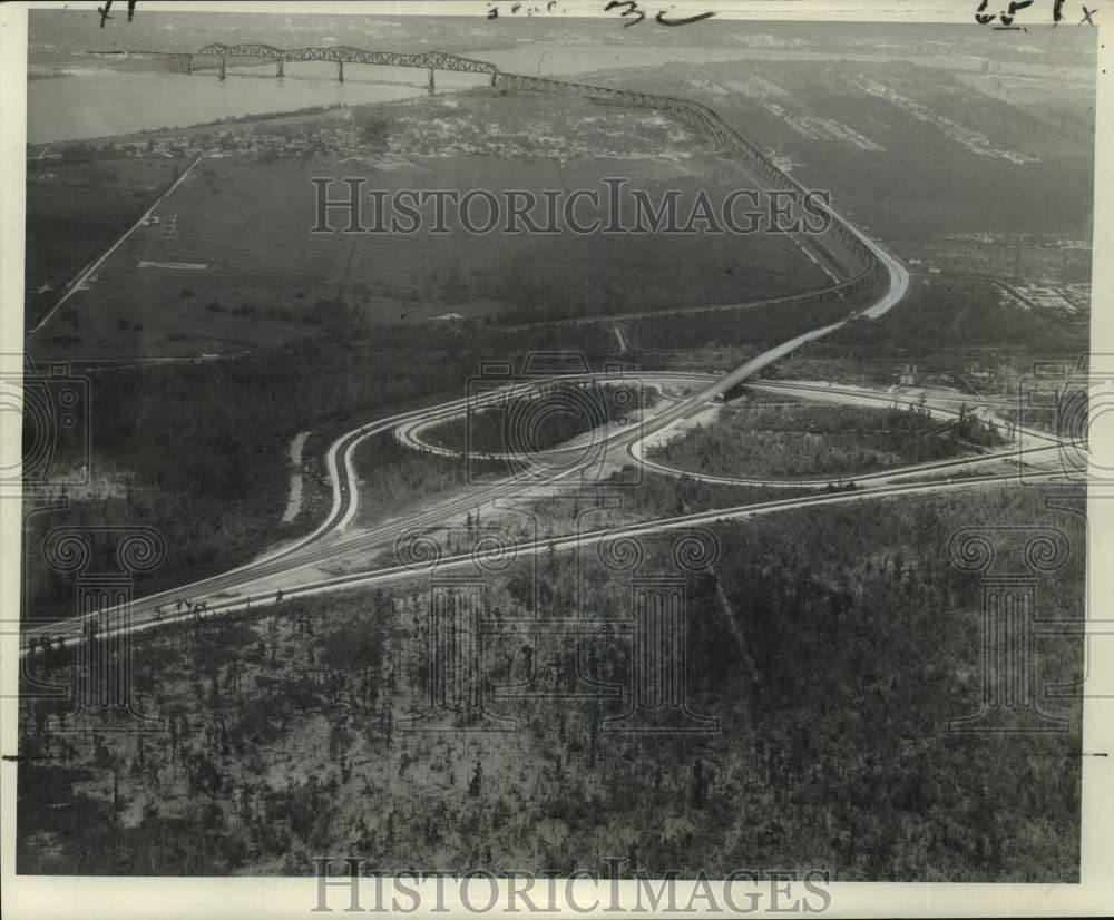 1960 Press Photo Highway 90 Interchange and Old Mississippi River Bridge- Historic Images