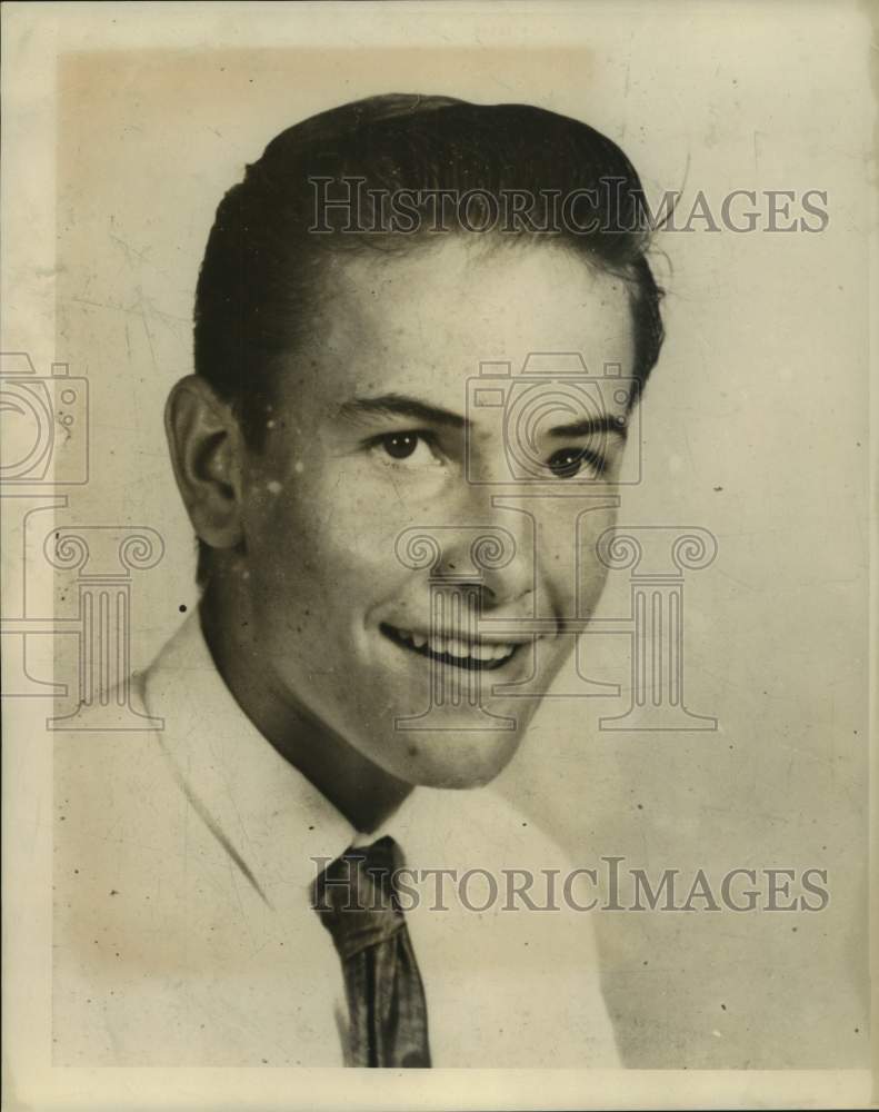 Load image into Gallery viewer, 1966 Press Photo Donald E. Levandoske, student photo. - nob56857
