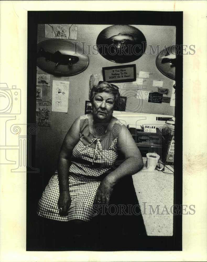 1982 Press Photo Mae Lestrade behind the counter of her store. - nob56870- Historic Images