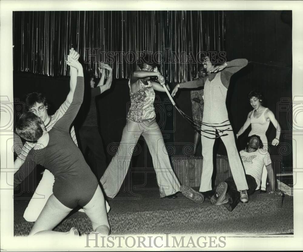 1975 Press Photo Performers In New Show With Ballet Twist, Sho Bar, New Orleans- Historic Images