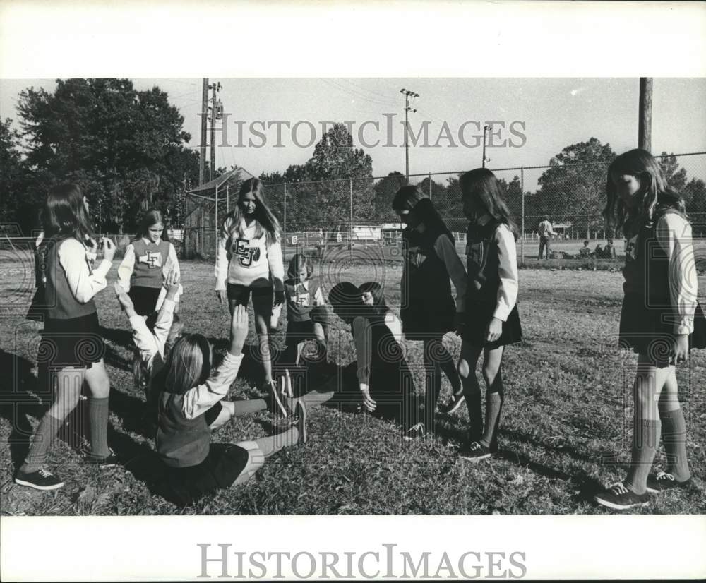 1971 Press Photo Little Farms Playground Cheerleader Program Cheerful Yellers- Historic Images