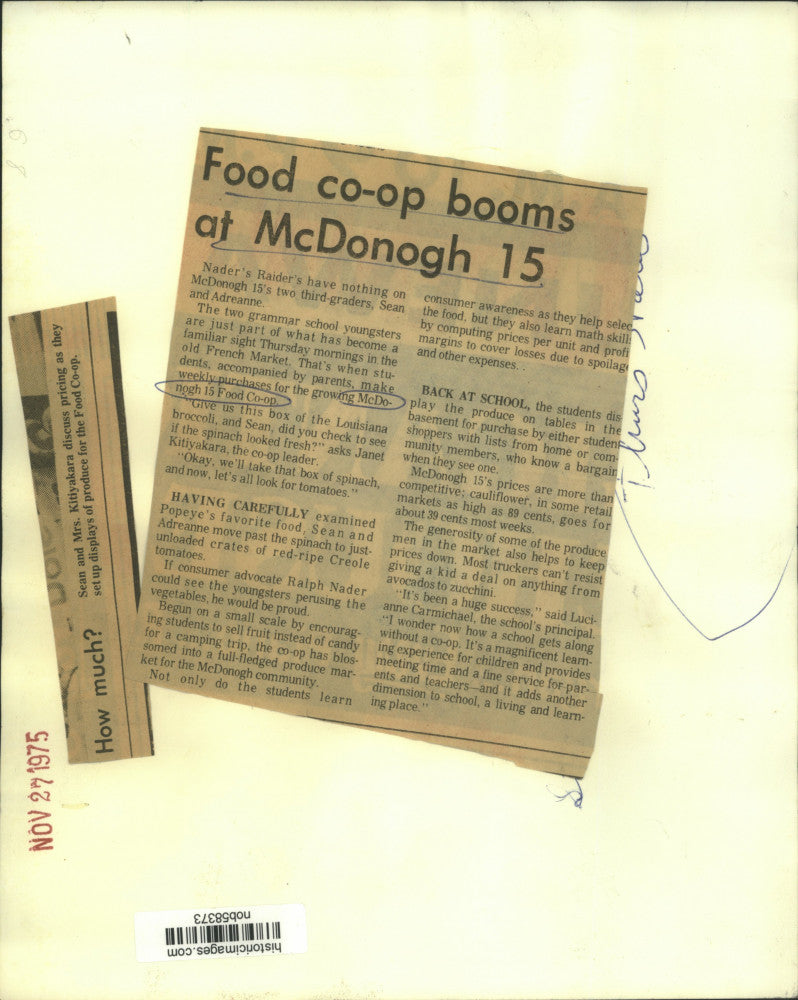 1975 Press Photo McDonogh 15 Food Co-op, Mrs. Kitiyakara & Sean discuss pricing