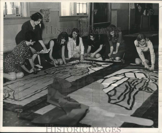 1967 Press Photo John McDonogh Senior High students paint stained-glass planels- Historic Images