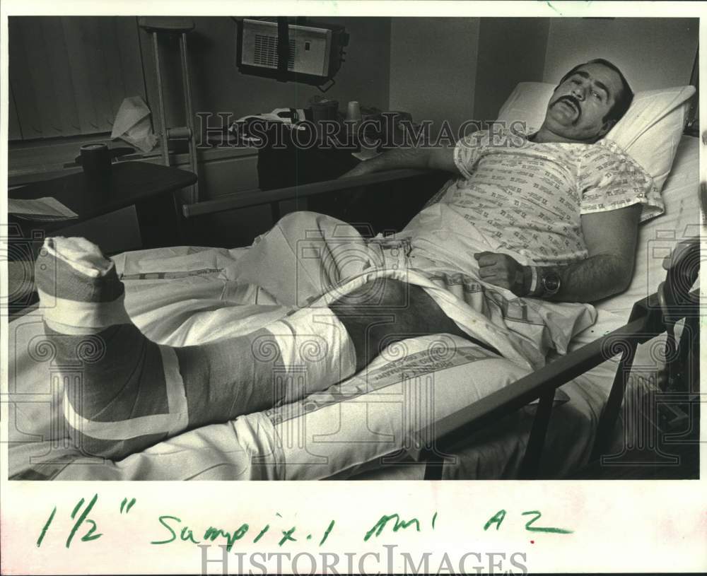 1986 Press Photo Polish seaman Tadeusk Koltonowski at Tour hospital - nob58635