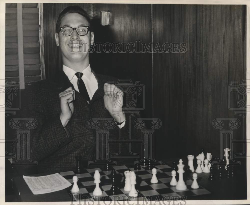 1968 Press Photo David Levin Appears To Be Pleased With His Chess Move- Historic Images