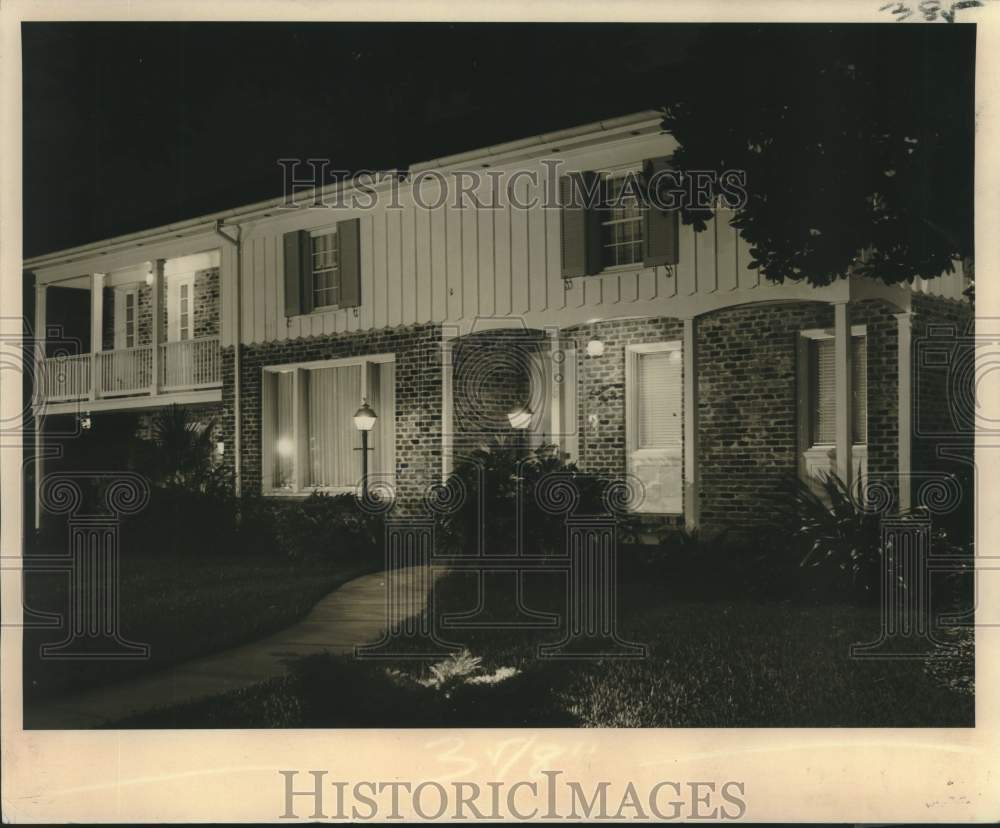1970 Press Photo Illustrating the versatility of outdoor lighting at night