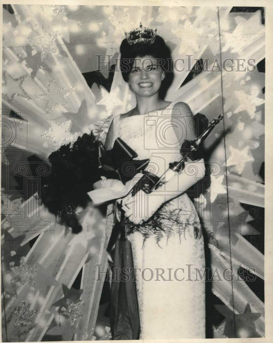 1966 Press Photo Valerie Oustalet, Miss Greater New Orleans - nob59109