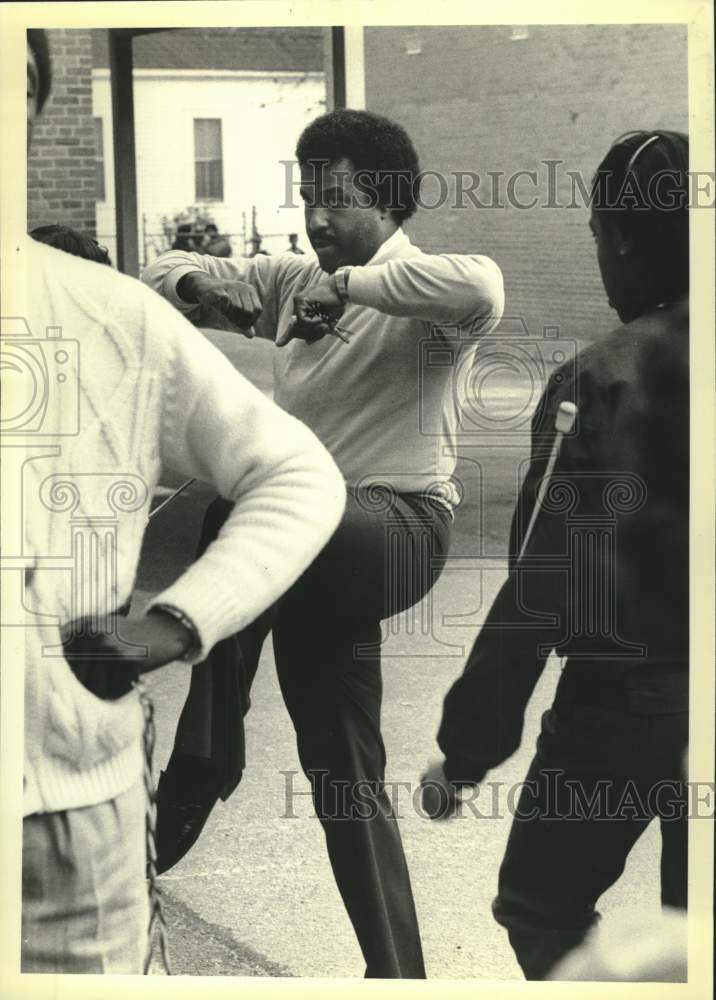 1981 Press Photo Bell School - Donald Richardson - band director - nob59349- Historic Images