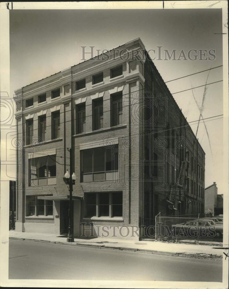 1964 Press Photo Ozanam Inn&#39;s new home at 843 Camp st, former home of Druids