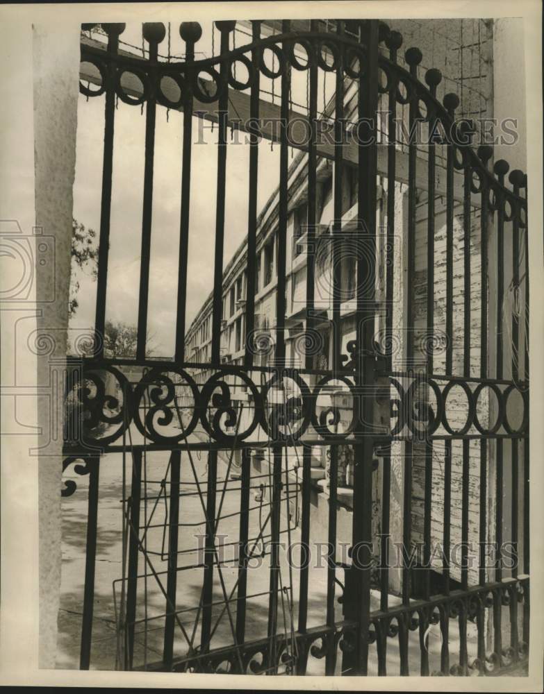 1964 Press Photo Gate of the Odd Fellows Rest Cemetery - nob59511