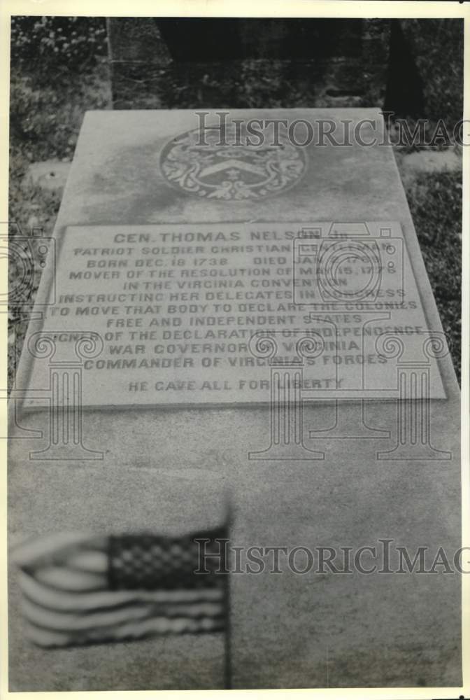 1990 Press Photo Tombstone of Gen. Thomas Nelson Jr. at Grace Episcopal Church- Historic Images