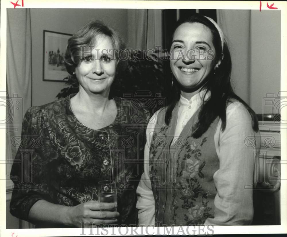 1994 Press Photo Jill Otis with Dominique Perrin, French Consul - Historic Images