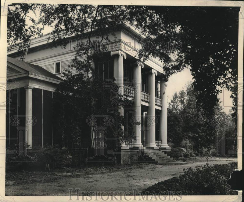 Load image into Gallery viewer, 1947 Press Photo Columned portico of Ossian Hall - nob59709
